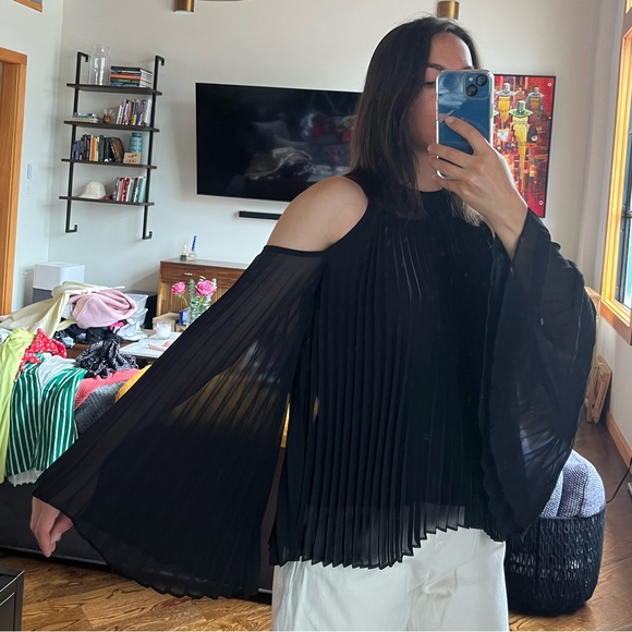 Oak + For Women Blouse Cold Shoulder Pleated Size XS/S - Picture 6 of 9